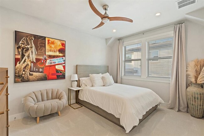 Building Photo - 1002 Meriden Ln