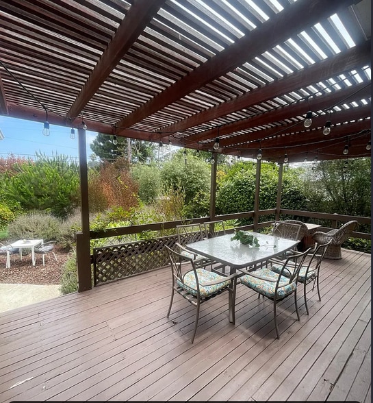 Primary Photo - 855 Cornish Dr