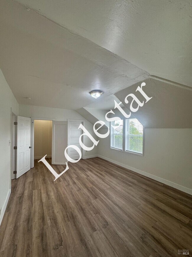 Building Photo - 302 Carolina St