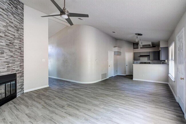 Building Photo - 3401 Larkspur Way