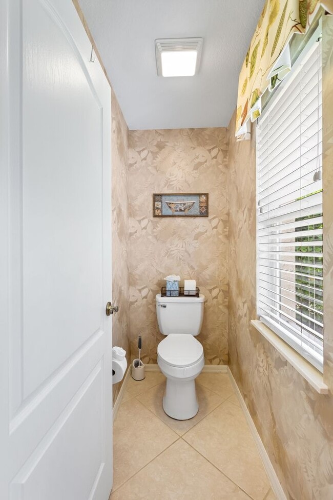 Building Photo - ** BRIARWOOD ** 3 BED / 2 BATH - POOL HOME - TURNKEY FURNISHED - SEASONAL OR SHORT TERM