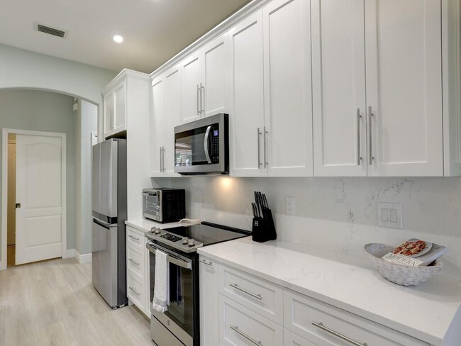 Building Photo - 309 Swallowtail Ln