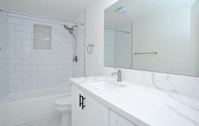 Building Photo - 3 BR/1.5 BA with large yard, new kitchen &...