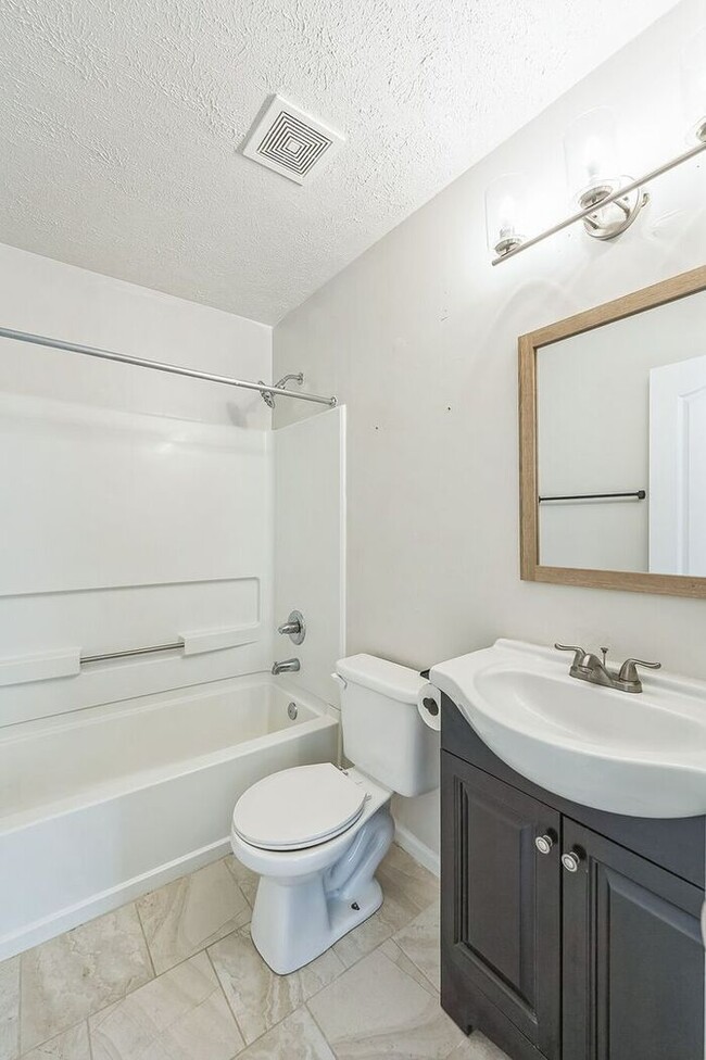 Building Photo - 2647 Longbow Ct