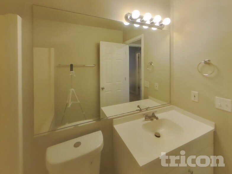 Building Photo - 4518 S 79th St