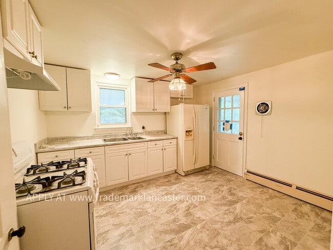 Building Photo - 738 Irwin Ct