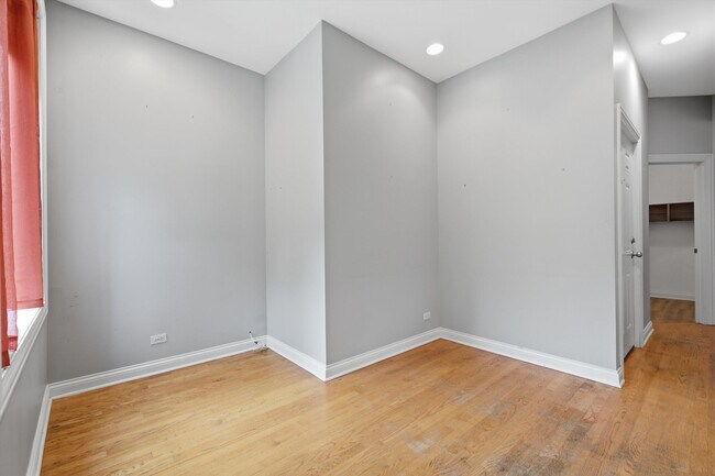 Building Photo - 2610 W Iowa St