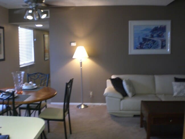 Building Photo - Two bedroom, one bathroom, third floor con...