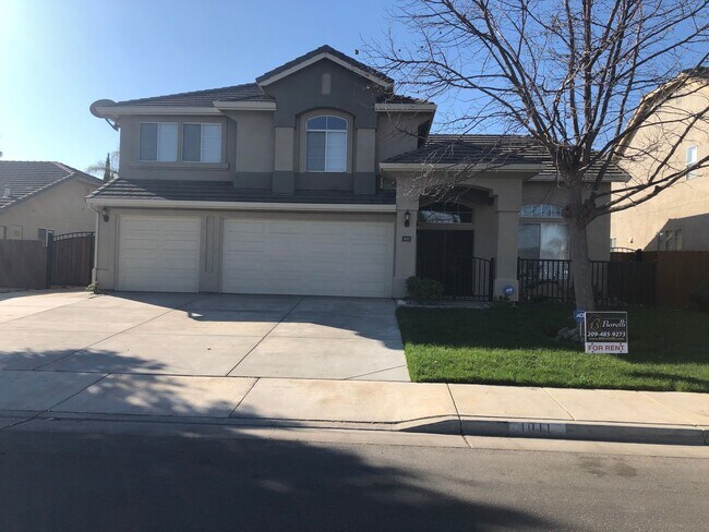 Primary Photo - Like Brand New 4 Bedroom 3 Bath Beautiful ...