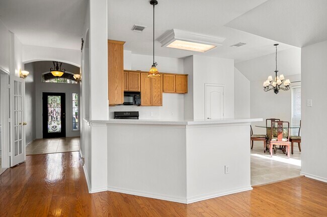 Building Photo - 9907 Brandywood Cir