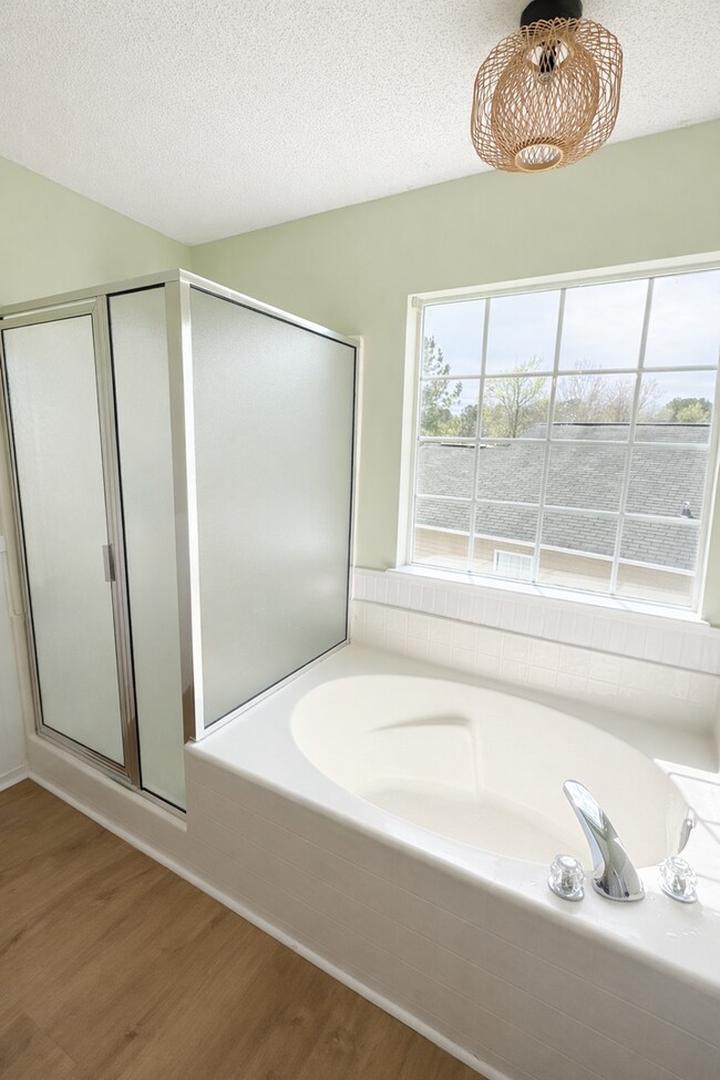 Building Photo - 3BD/2.5BA- WITH BONUS ROOM -AVAILABLE MAY 1, 2026