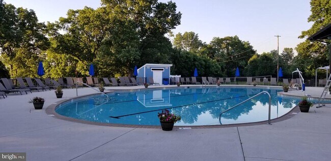 Building Photo - 20722 Valley Forge Cir