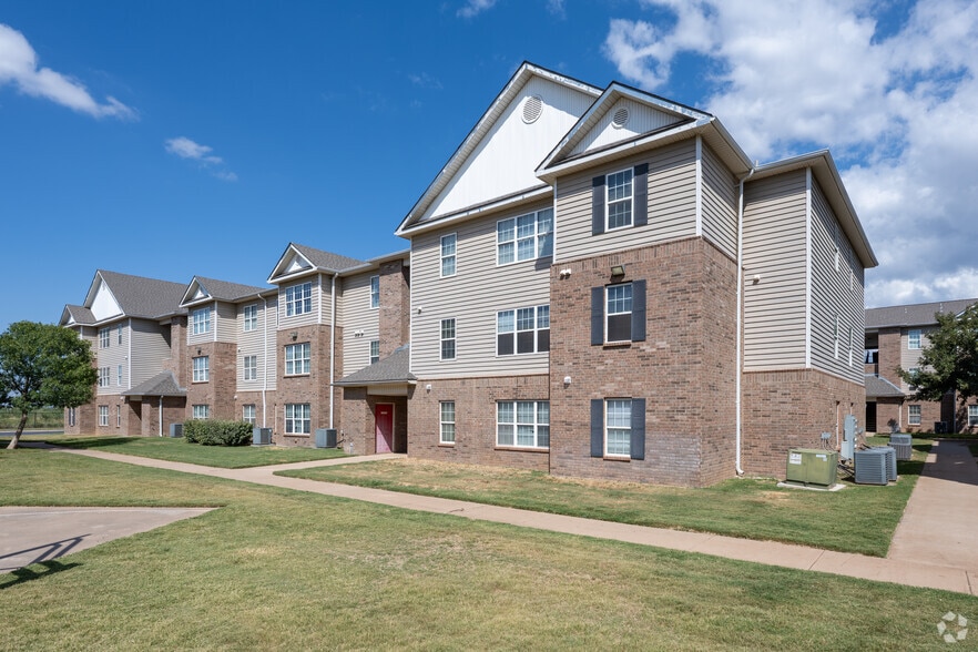 Primary Photo - The Grand at Buffalo Run