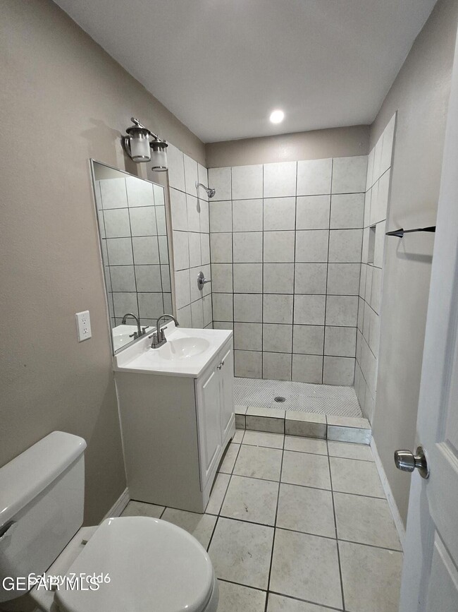 Building Photo - 8051 Algerita Ct