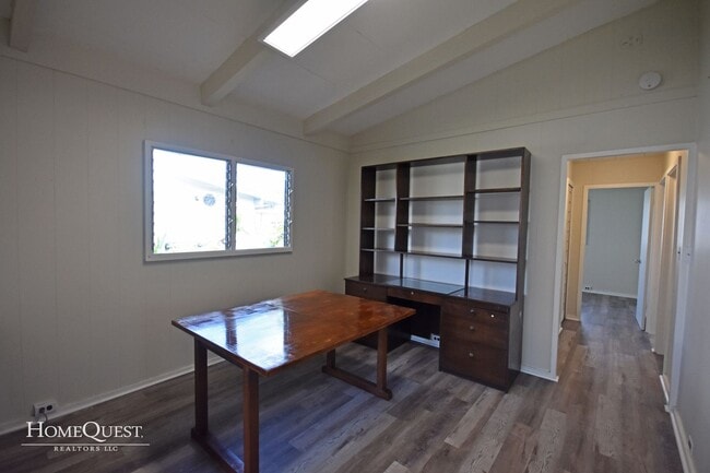 Building Photo - Kaneohe Charm -- 3 bed 1.5 bath SFH -- $3500/mo
