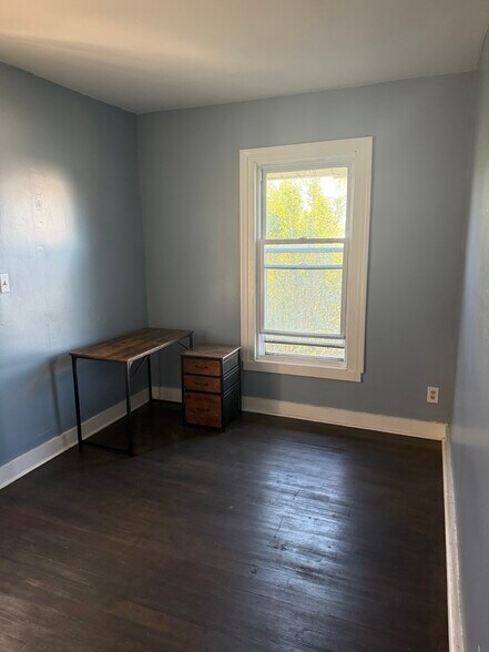 Building Photo - 44 Lee Ave