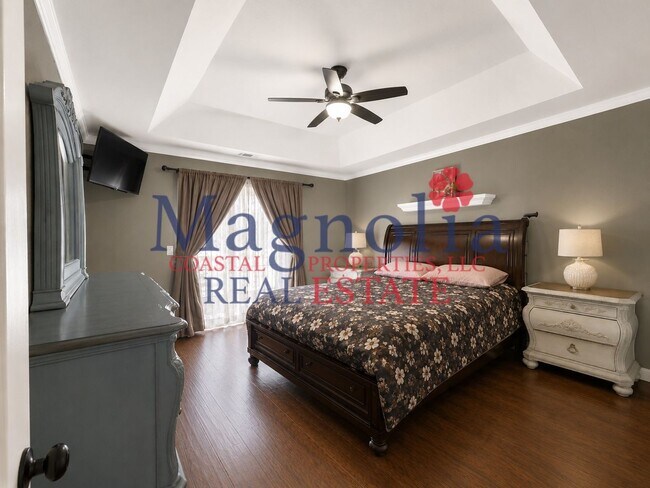 Building Photo - 3 bedrooms, 2 bathrooms in Richmond Hill's Oxford Subdivision