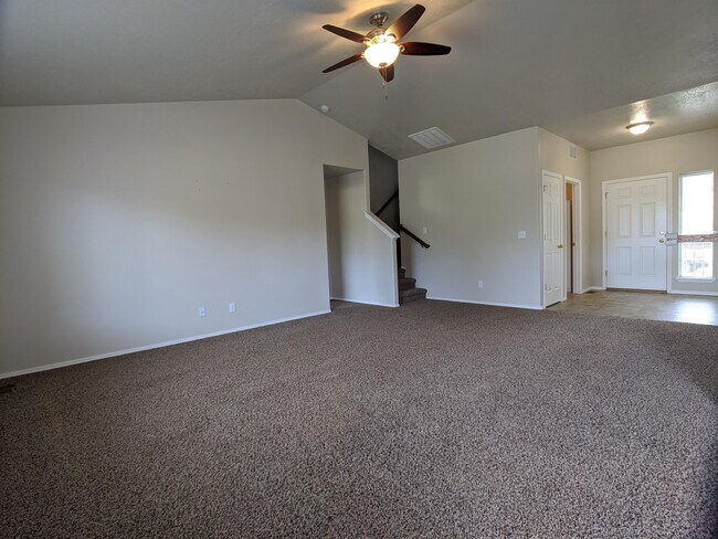 Building Photo - 611 N Kayden Way
