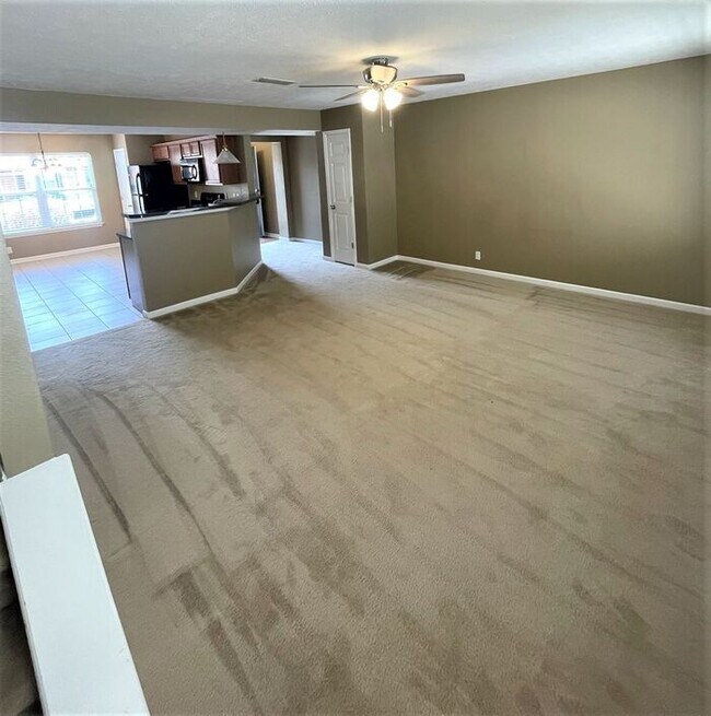 Building Photo - 3 Bedroom Townhome in Barfield Commons