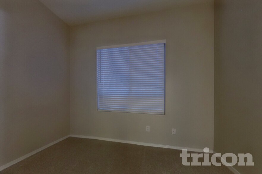 Building Photo - 12519 W Estero Ln