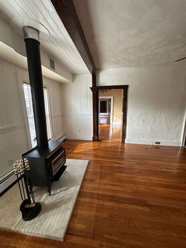 Building Photo - 51 Granville Ave