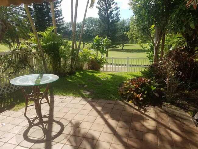 Building Photo - Unfurnished 3 Bedroom, 2.5 Bath Townhome i...