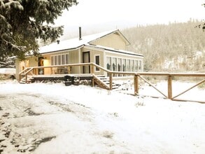 Building Photo - Bus Route! Pet Negotiable! Large Fenced Ya...