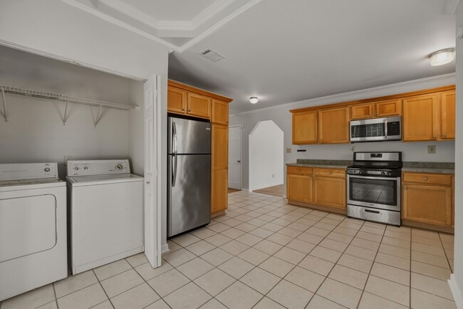 Building Photo - 506 Mellview Ave SW