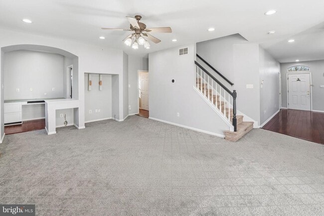 Building Photo - 109 Holly Dr