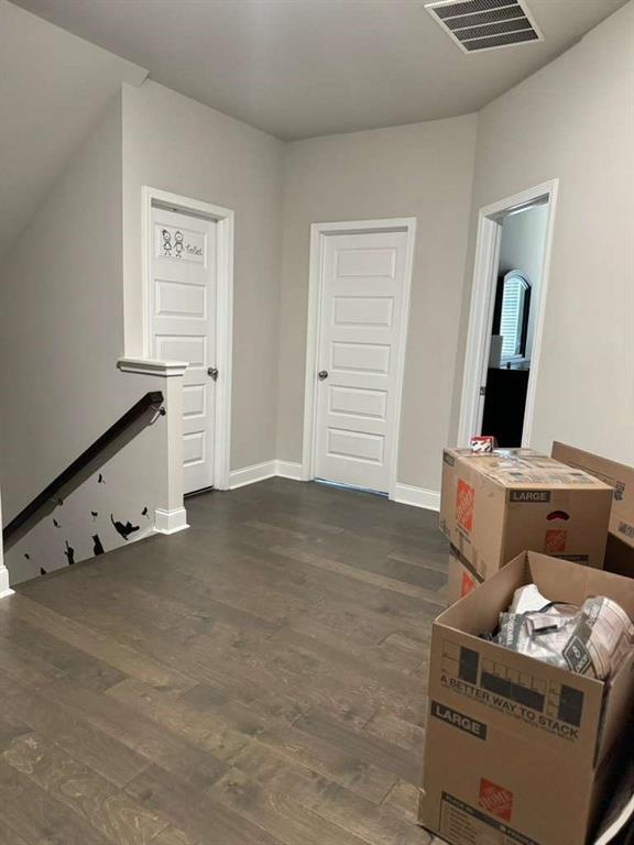 Building Photo - 2215 Manor Pointe Dr