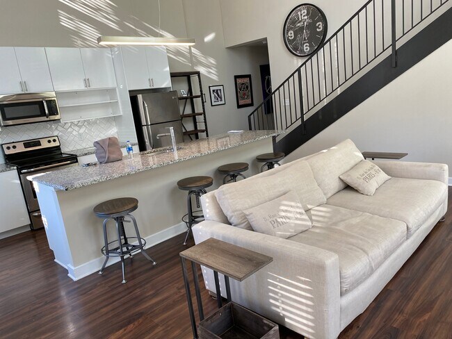 Building Photo - 7915 Jones Branch Dr