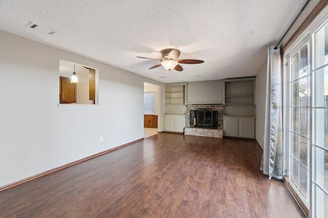 Building Photo - 1205 Swan Lake Rd