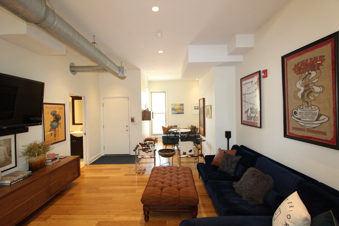 Tv Seating - 139 7th St