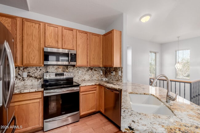 Building Photo - 144 W Campbell Ct