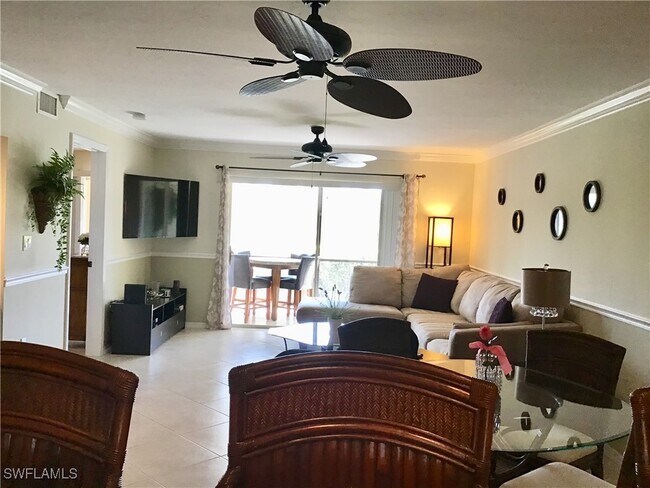 Building Photo - 440 Fox Haven Dr