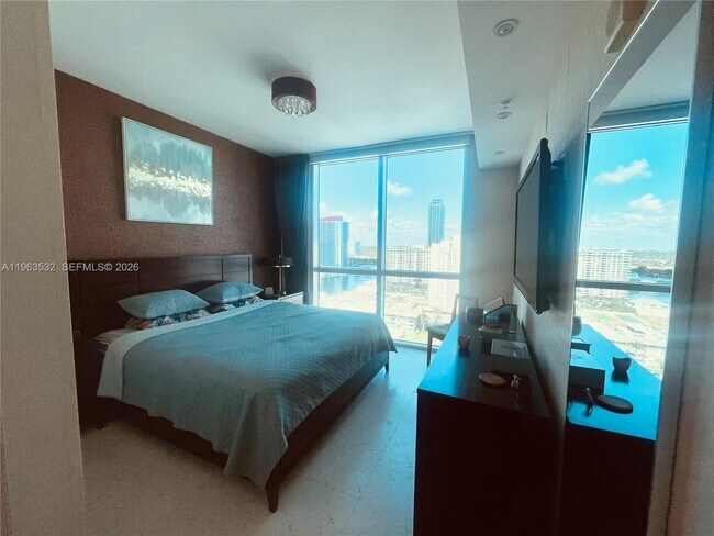 Building Photo - 1945 S Ocean Dr