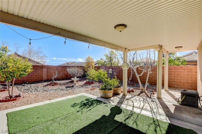 Building Photo - 7116 Boomer Beach St