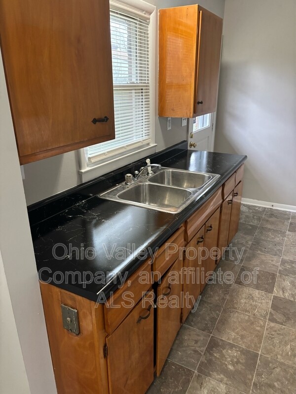 Building Photo - 2925 Rio Rita Ave