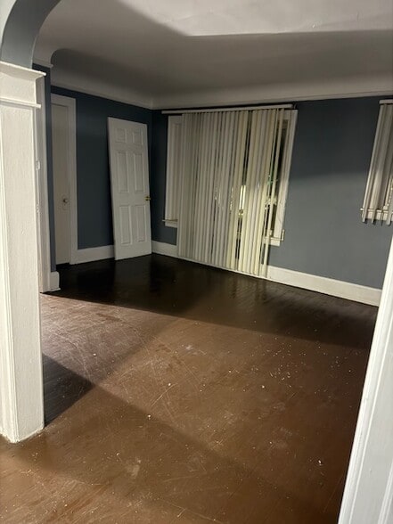 Entrance Living Room - 10303 Morley St