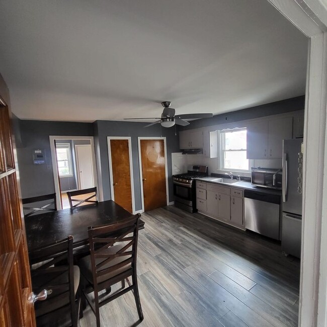 Primary Photo - 340 N 4th Ave