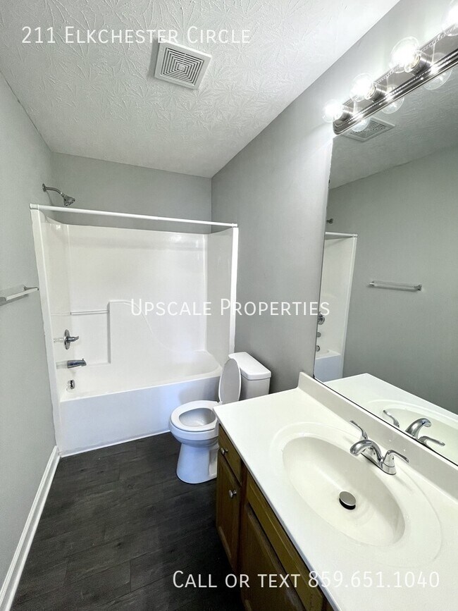 Building Photo - 211 Elkchester Cir