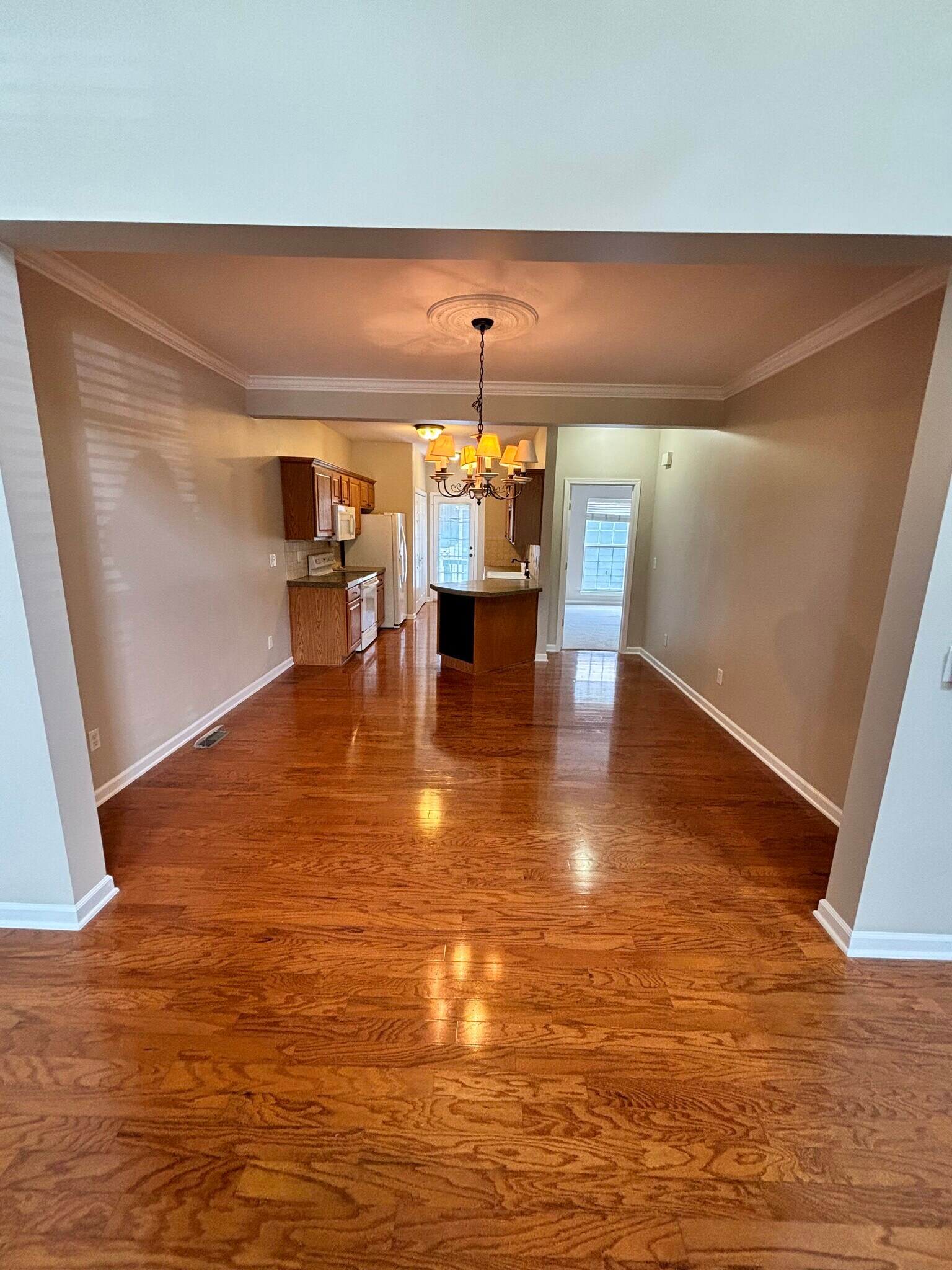 Building Photo - 7102 Lenox Village Dr