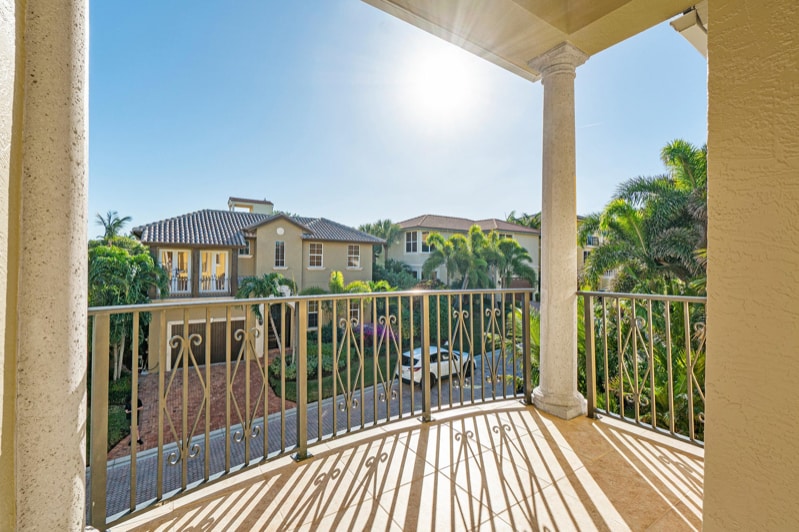 Building Photo - 450 Surfside Ln