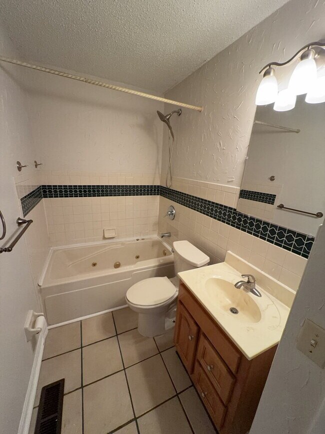 Building Photo - 5754 Nightingale Ct