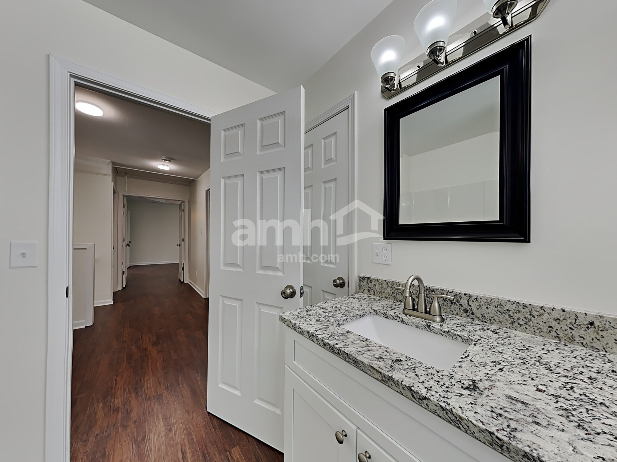 Building Photo - 1575 Pondhaven Dr