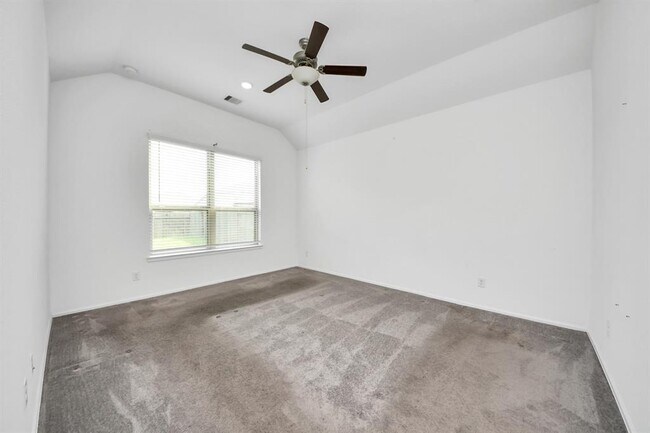 Building Photo - 24063 Hawthorn Lks Dr
