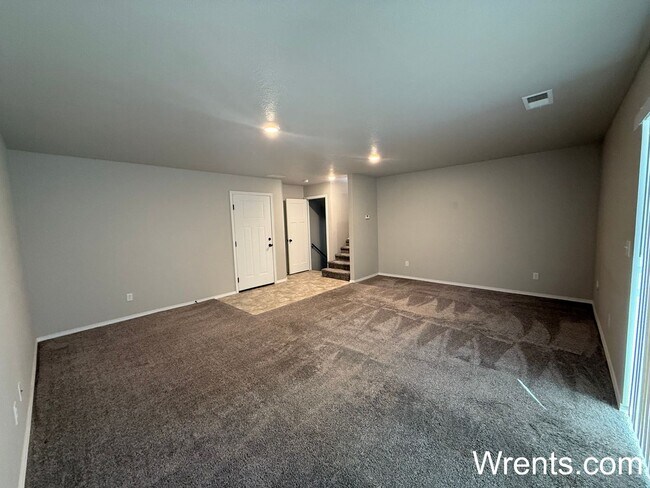 Building Photo - Beautiful Newer Home in Greenacres - Centr...