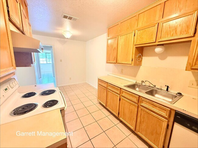 Building Photo - 1703 Taylor St