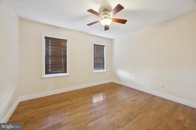 Building Photo - 341 Dickinson St