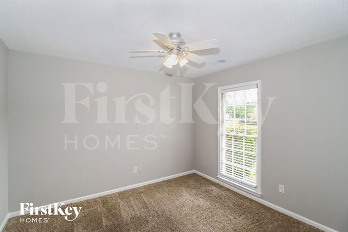 Building Photo - 7598 Dexter Manor Dr